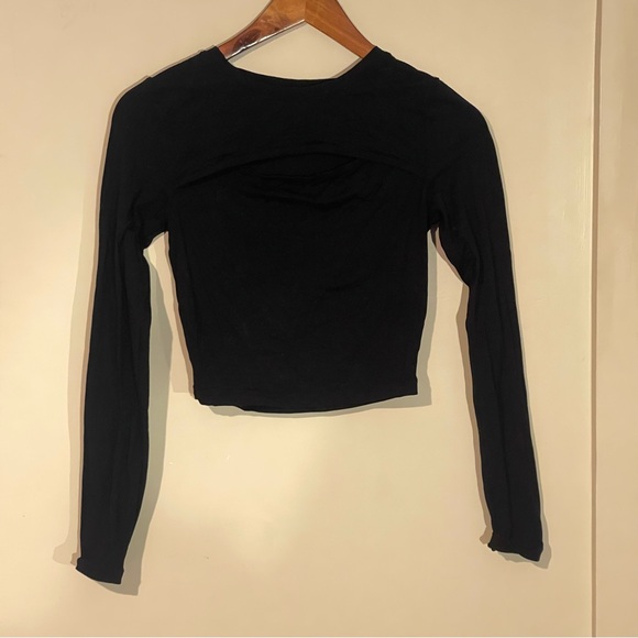 Alphalete Ultrasoft Keyhole Black Cropped Long Sleeve Size XS - Picture 2 of 5